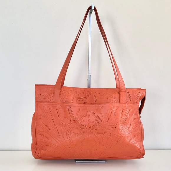 Gabriel S. Handbags - Vintage Gabriel S. Leather Paraguay Shoulder Bag